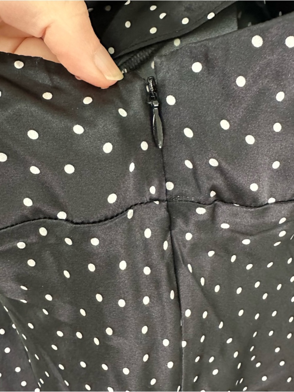 Reformation Daniela Silk Polka
Dot Black Maxi Dress SZ US 2 NWT - Picture 7 of 8